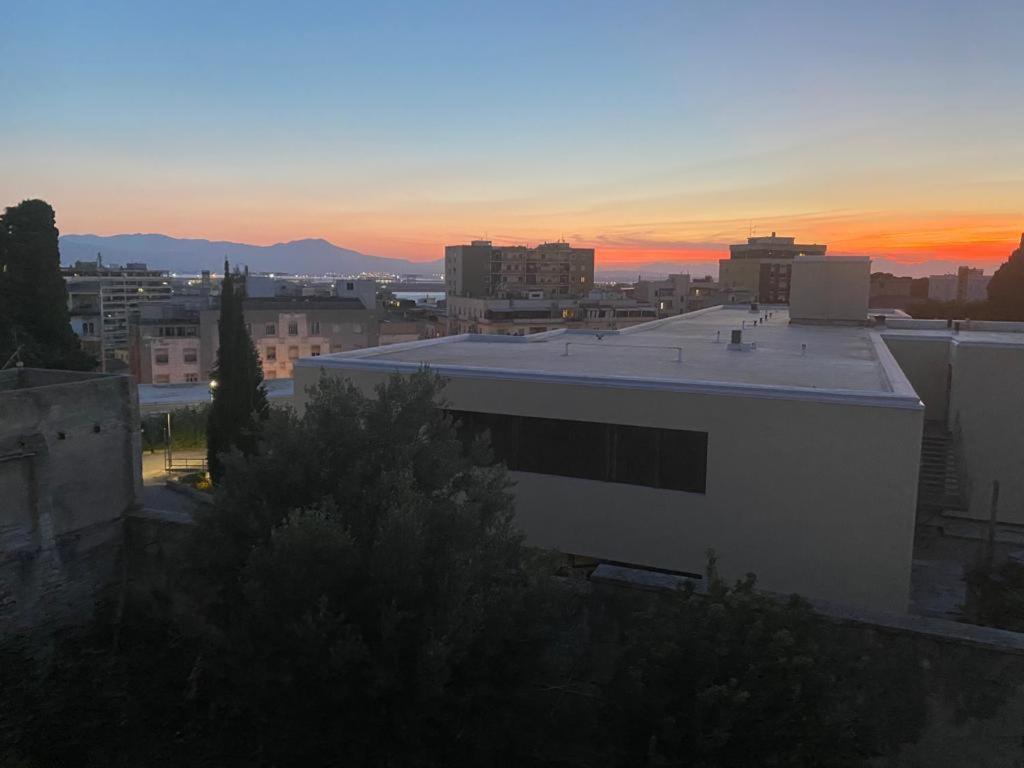 Central Moon Cagliari Vista Mare Стая снимка